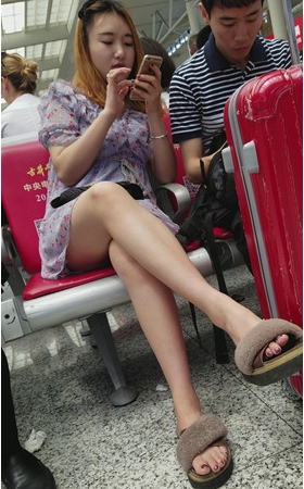 连衣裙小姐姐