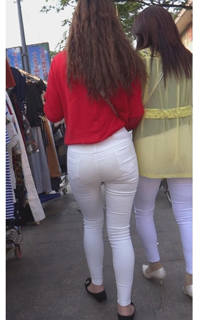红衣紧身极品白裤美女