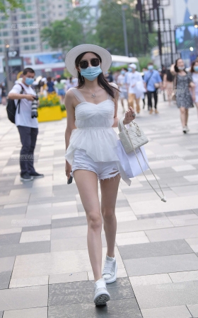 白热裤，靓丽美腿小姐姐 [18P]