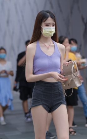 真心美的大长腿美女