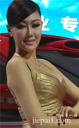 极品性感金色包臀裙美女车模。