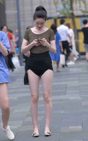 白嫩美腿美女 [16P]
