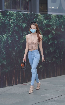 铅笔牛仔裤