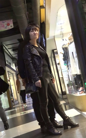 黑色皮裤MM
