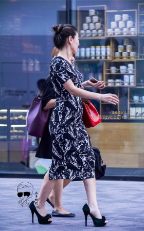 丰腴美女韵味魅力 [24P]