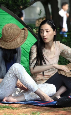No995 女人的气质，上看帽，下看脚，这位少妇齐全了 第2套