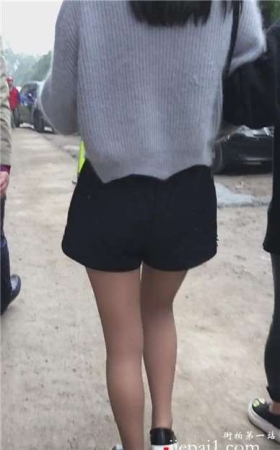 灰丝性感学生妹