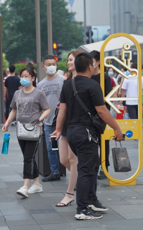 两个漂亮的美女