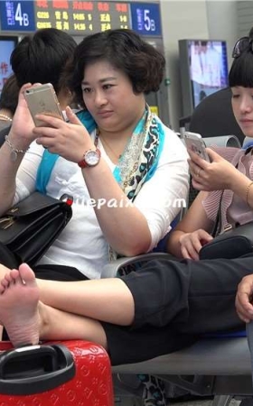 气质的裸足小媳妇 [1.57 GB/MP4]