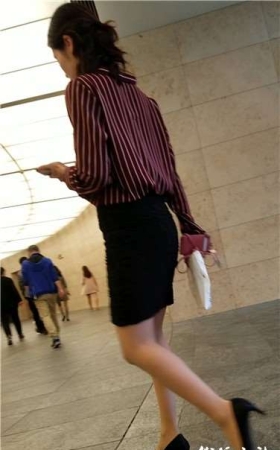 4k超清，步伐矫健长腿高跟包臀裙美女