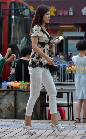 白裤少妇 [12P]