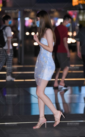 蓝裙高跟凉鞋美女 [16P]