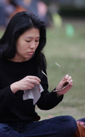 No404 苦等身姿和脚型都很修长的美女醒来