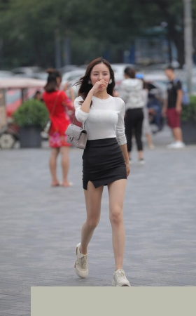 短裙，肉丝，美腿小姐姐3A1517[295M]