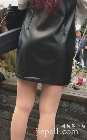 皮裙肉丝长腿美女，背影不错。