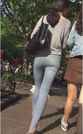 牛仔裤小姐姐