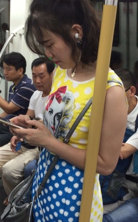 气质高跟美女的大白腿