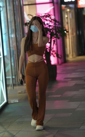 极品紧身裤美女