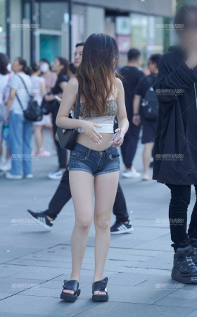热裤小妹 [20P]